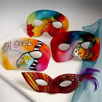 Masker plastic wit met velours 17x12cm per stuk