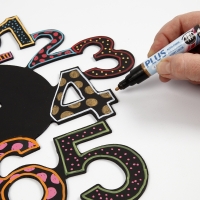 Houten klok met speelse cijfers 30cm excl. uurwerk - 1 stuk