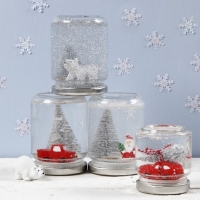ZELFMAAKIDEE Schudpotjes met sneeuw en miniaturen