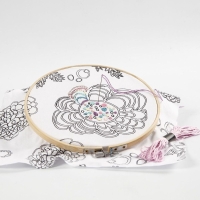 Bedrukte katoen borduur stof donkergrijs 100x145cm